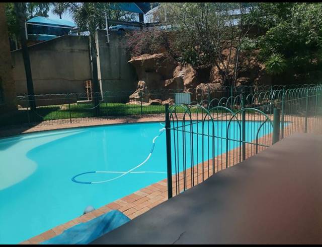 2 BEDROOM TOWNHOUSE FOR SALE IN MULBARTON